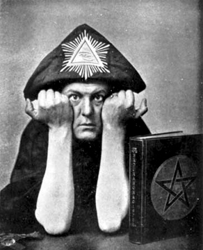 Aleister_Crowley_in_Hat