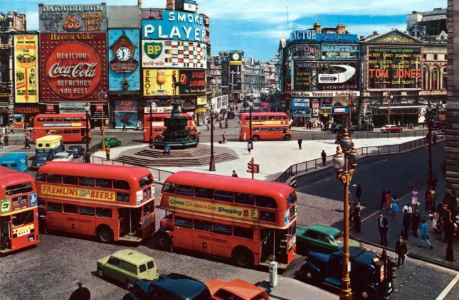 london-buses-at-piccadilly